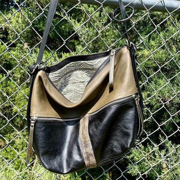 Rough and Tumble Large City Safari - Picture 2 of 5